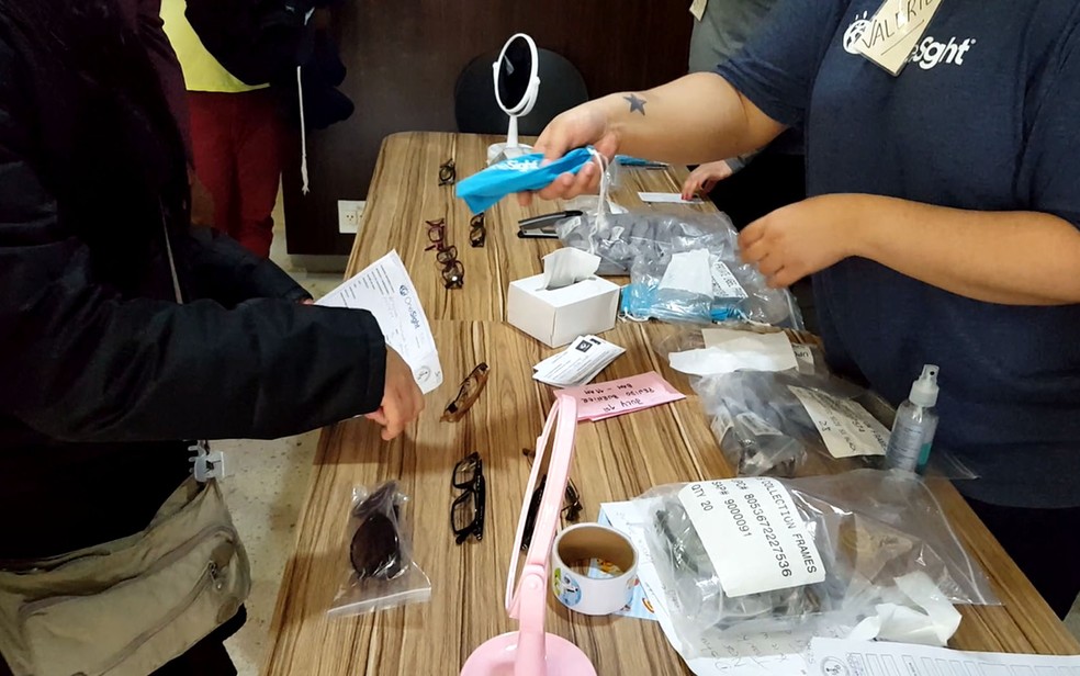 Ação do Instituto Penido Burnier entrega 3 mil óculos para pacientes do SUS em Campinas (Foto: Felipe Boldrini / EPTV)