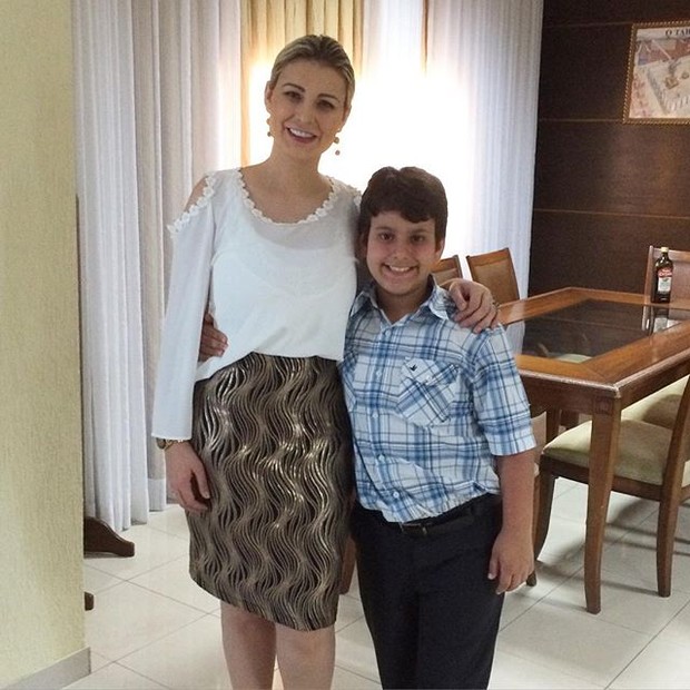Andressa Urach com o filho (Foto: Reprodução/Instagram)
