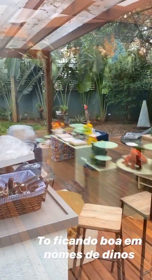 Rafa Brites escolheu o tema dinossauros para festa de Rocco (Foto: Reprodução / Instagram) Rafa Brites escolheu o tema dinossauros para festa de Rocco (Foto: Reprodução / Instagram)