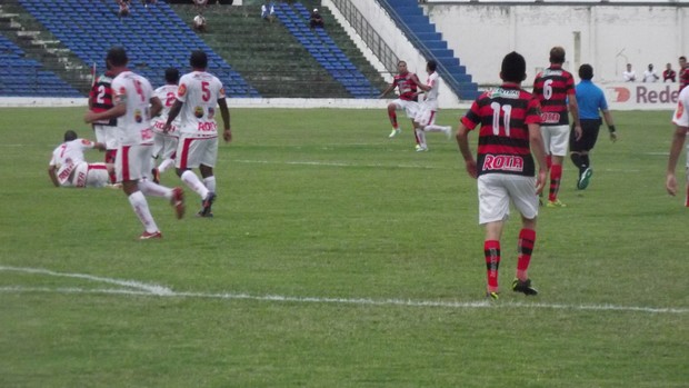 Campinense x Auto Esporte no Estádio Amigão pela 11ª rodada da 2ª fase do Campeonato Paraibano (Foto: Silas Batista / Globoesporte.com/pb) Campinense x Auto Esporte no Estádio Amigão pela 11ª rodada da 2ª fase do Campeonato Paraibano (Foto: Silas Batista / Globoesporte.com/pb)