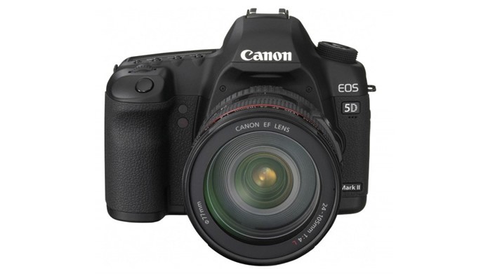 Contando com 21.1 megapixels, a EOS 5D Mark II é uma das câmeras mais bem sucedidas da Canon (Foto: Divulgação/Canon)