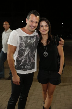 Malvino Salvador com a namorada, Kyra Gracie, em show no Rio (Foto: Felipe Panfili/ Ag. News)