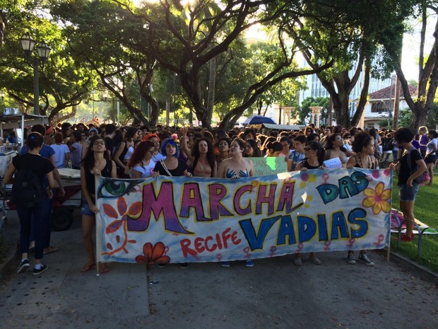 Marcha das Vadias no Recife (Foto: Thays Estarque/G1)