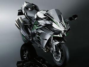 Kawasaki Ninja H2 é esportiva de 4 cilindros e 998 cc, que utiliza compressor (Foto: Divulgação)