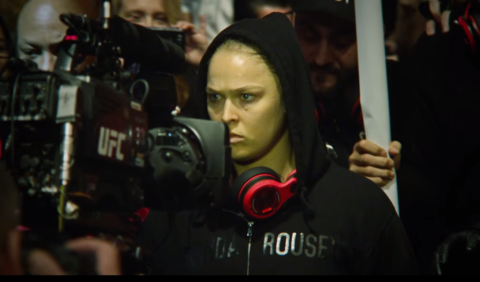 Ronda Rousey é uma das estrelas presentes no tease de EA Sports UFC 2 (Foto: Reprodução/Youtube) Ronda Rousey é uma das estrelas presentes no tease de EA Sports UFC 2 (Foto: Reprodução/Youtube)