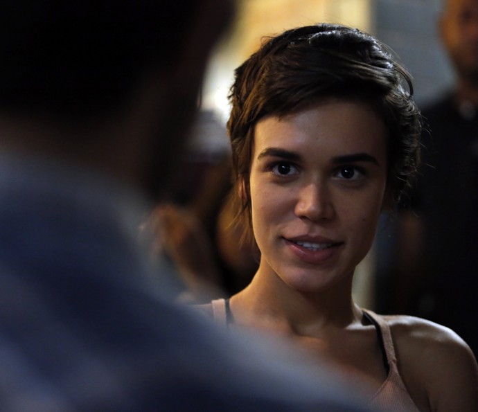 Leila surpreende Jonatas com convite (Foto: Fábio Rocha/Gshow)