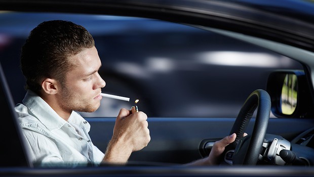 Carros de fumantes têm níveis de poluição muito acima dos aceitáveis pela OMS (Foto: Shutterstock)