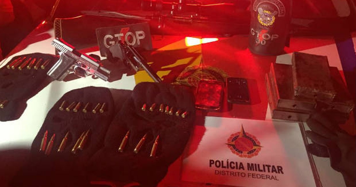 G1 Grupo é preso fuzil e explosivos em casa de Ceilândia no DF