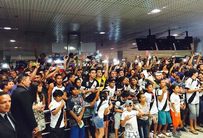 aeroporto manaus vasco (Foto: Sofia Miranda / GloboEsporte.com)