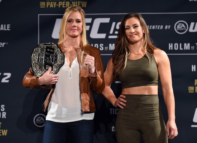 Holly Holm e Miesha Tate coletiva UFC 197 (Foto: Getty Images)