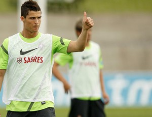 Cristiano Ronaldo treino Portugal (Foto: EFE)