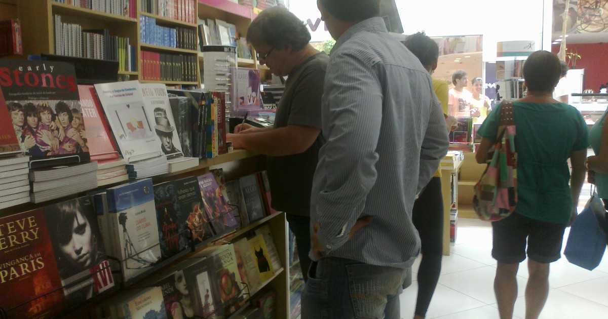 G1 - Juiz manda recolher trilogia '50 tons de cinza' em livrarias de ...