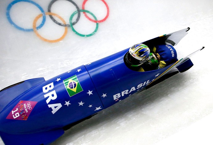 Sally Mayara da Silva e Fabiana Santos descida bobsled Sochi (Foto: Reuters)