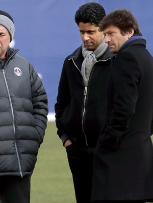 Ancelotti, Nasser Al-Khelaifi e Leonardono treino do PSG (Foto: Reuters)