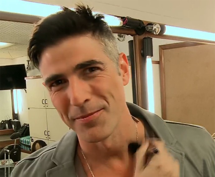 Reynaldo Gianecchini conta que cabelo diz muito sobre seu personagem (Foto: Vídeo Show / Gshow)