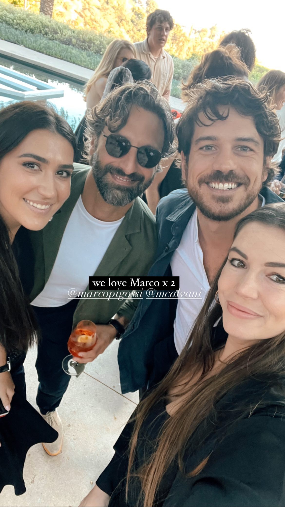 Marco Pigossi curte festa com namorado, Marco Calvani, e mais famosos (Foto: Reprodução/Instagram)