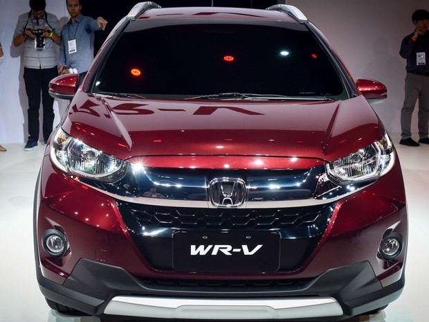 Honda WR-V é apresentado no Salão do Automóvel de São Paulo 2016. O modelo inédito quer "brigar" com SUVs (Foto: Flavio Moraes/G1) Honda WR-V é apresentado no Salão do Automóvel de São Paulo 2016. O modelo inédito quer "brigar" com SUVs (Foto: Flavio Moraes/G1)