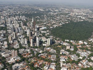 Parque dos Pioneiros fica na região central de Maringá e faz parte da Mata Atlântica. (Foto: Prefeitura de Maringá/Arquivo)