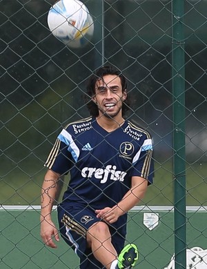 Oswaldo vê Valdivia comprometido, mas quer Verdão sem dependências
