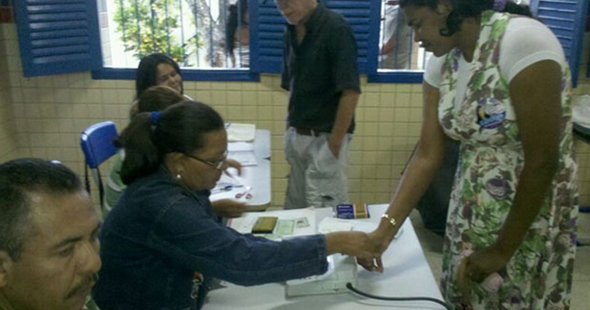 G1 Eleitores de Itapissuma reclamam de demora do voto biométrico