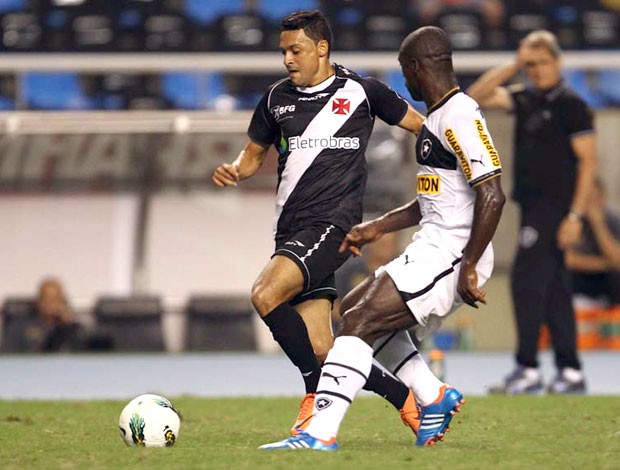 Eder Luis e Seedorf, Vasco x Botafogo (Foto: Marcelo Sadio / Flickr do Vasco)
