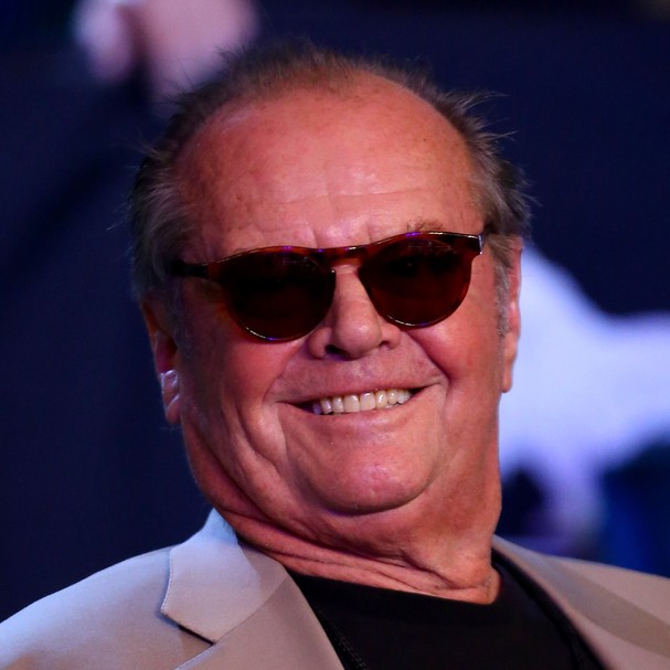 Parece coisa de novela! Aos 37 anos de idade, Jack Nicholson descobriu, por meio de um repórter, que sua irmã era na verdade sua mãe, e seus pais eram seus avós. Quando nasceu, sua mãe real tinha 19 anos e os pais dela se ofereceram para criá-lo (Foto: Getty Images)