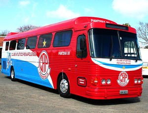 ônibus Penapolense personalizado (Foto: Divulgação)
