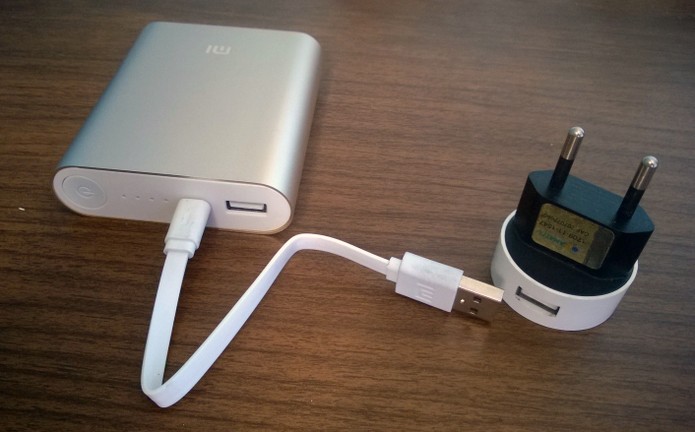 Conectores e cabos de smartphones podem ser utilizados para recarregar baterias externas (Foto: Elson de Souza/TechTudo)