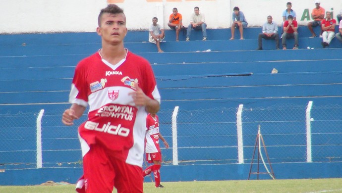 Lucas Fernandes, jogador do CRB (Foto: Paulo Victor Malta/Globoesporte.com)
