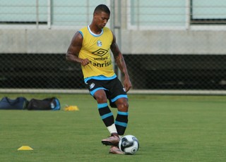 Walace - treino do Grêmio (Foto: Eduardo Deconto/GloboEsporte.com)