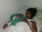 Com ajuda do marido, mulher dá a luz em casa no Tocantins