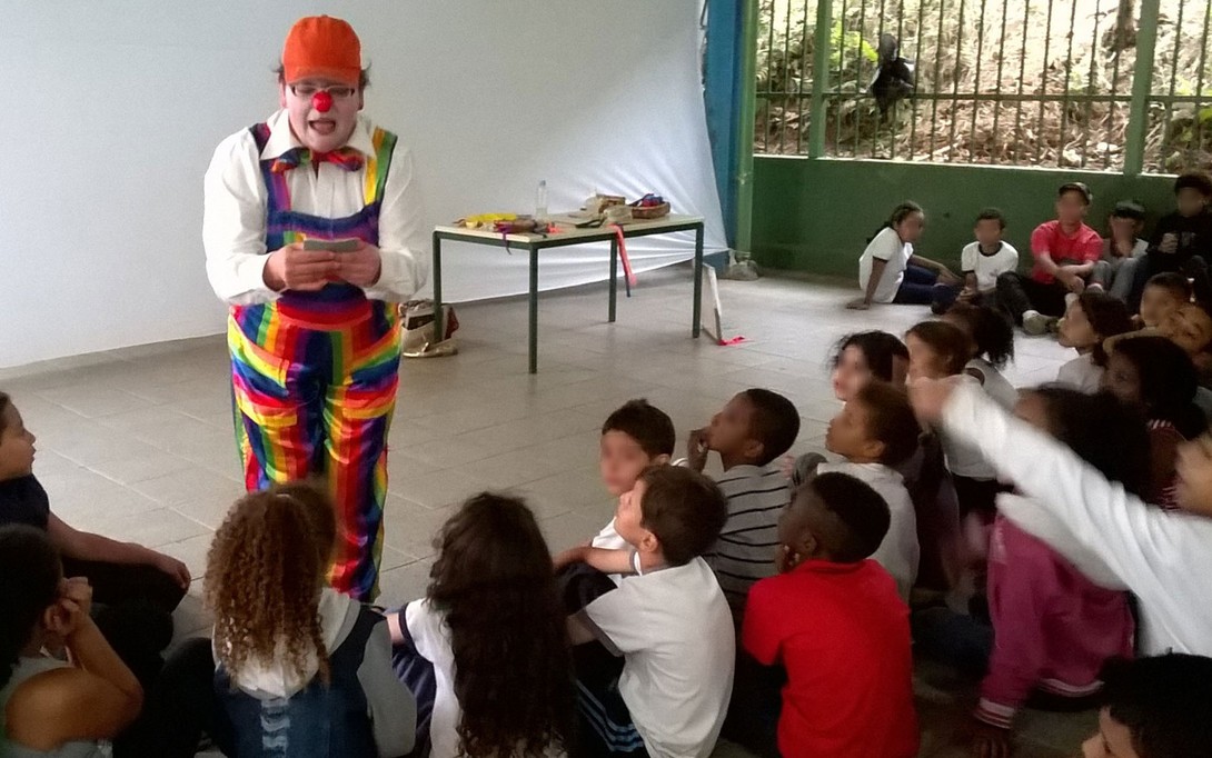 Site que conecta voluntários e alunos passa a atender pedidos de professores (Foto: )