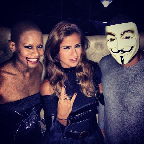 Paula Morais e Ronaldo com uma amiga emfesta de Halloween em Londres, na Inglaterra (Foto: Instagram/ Reprodução)