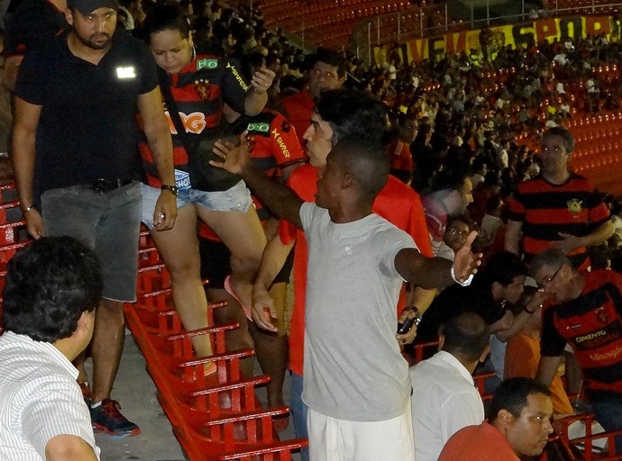 Érico Júnior Sport confusão (Foto: Daniel Gomes)
