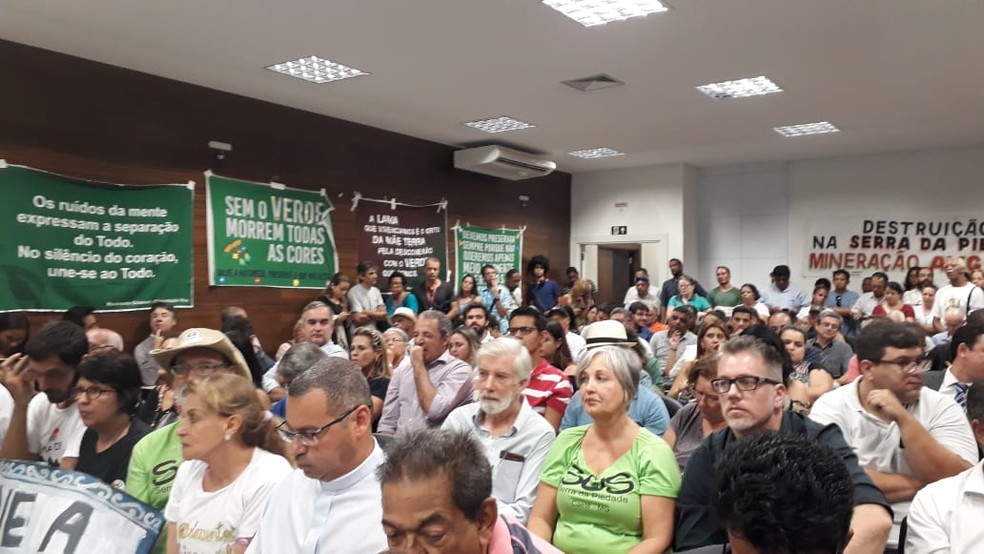 Reunião sobre retomada da mineração está lotado — Foto: Elton Lopes/TV Globo