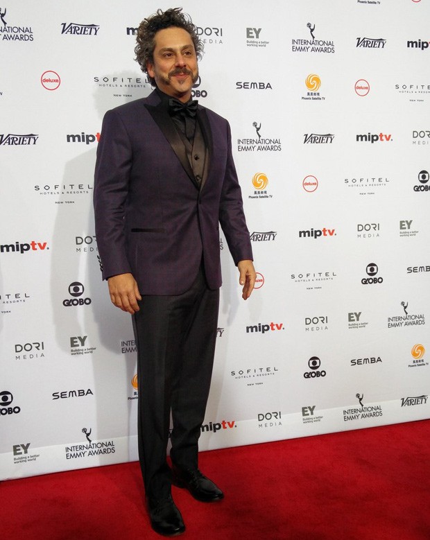 Alexandre Nero posa no tapete vermelho do Emmy Internacional, em Nova York, nesta segunda-feira (21) (Foto: Emmy Internacional/Site oficial) Alexandre Nero posa no tapete vermelho do Emmy Internacional, em Nova York, nesta segunda-feira (21) (Foto: Emmy Internacional/Site oficial)