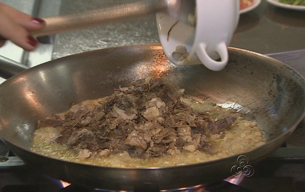 Comida di Buteco: creme de macaxeira com charque e cebola na brasa é um dos  pratos que concorrem no festival, Pernambuco