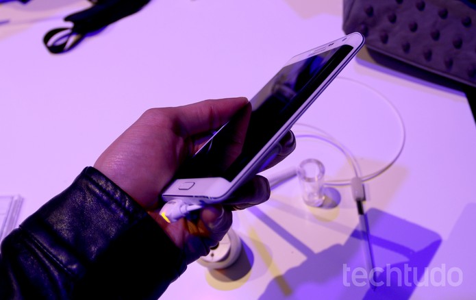 Galaxy Note Edge 02 (Foto: Fabricio Vitorino/TechTudo) Galaxy Note Edge 02 (Foto: Fabricio Vitorino/TechTudo)