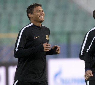 Thiago Silva treino PSG Ludogorets (Foto: AFP)