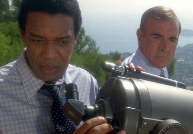 Bernie Casey e Sean Conney em 007 - Nunca Mais Outra Vez, de 1983 (Foto: Warner Bros)