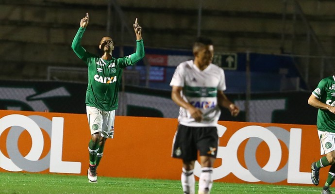 Bruno Rangel gol Coritiba x Chapecoense (Foto: GERALDO BUBNIAK - Agência Estado) Bruno Rangel gol Coritiba x Chapecoense (Foto: GERALDO BUBNIAK - Agência Estado)
