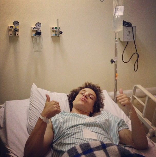 David Luiz após cirurgia (Foto: Reprodução Internet)