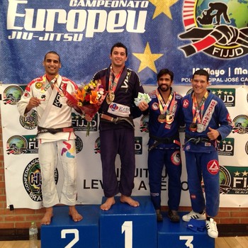 Cleyton Ferreira no pódio do Campeonato Europeu de Jiu Jitsu (Foto: Cleyton Ferreira/ Arquivo pessoal)