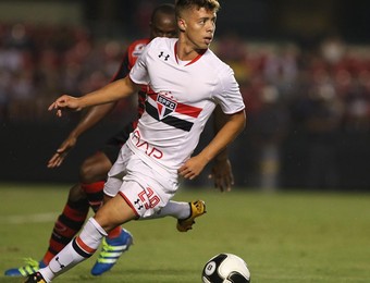 Lucas Fernandes São Paulo (Foto: Rubens Chiri /  site oficial do SPFC)