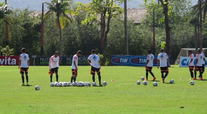 jogadores Flamengo treino (Foto: Thales Soares)