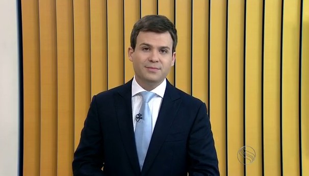 Lyderwan Santos apresenta o Bom Dia Sergipe (Foto: Divulgação / TV Sergipe)