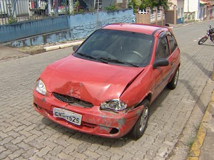 Motorista envolvido em acidente estava embriagado e fugiu do local. (Foto: Wanderson Borges/TV Vanguarda)