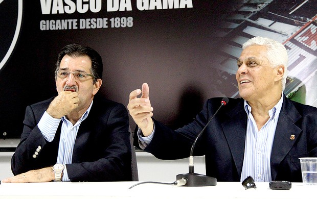 René Simões na coletiva do Vasco (Foto: Cezar Loureiro / Agência O Globo)