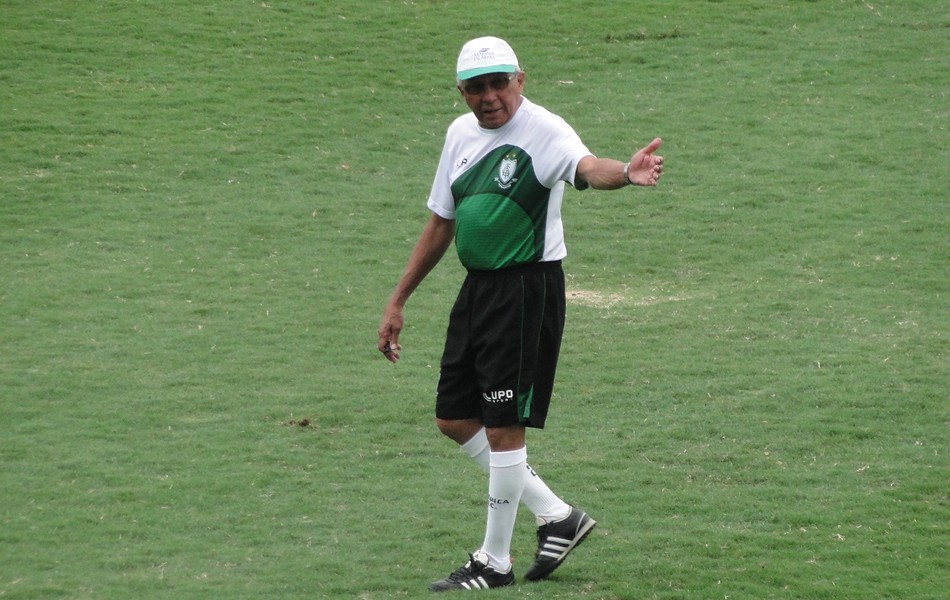 Givanildo Oliveira, técnico do América-MG