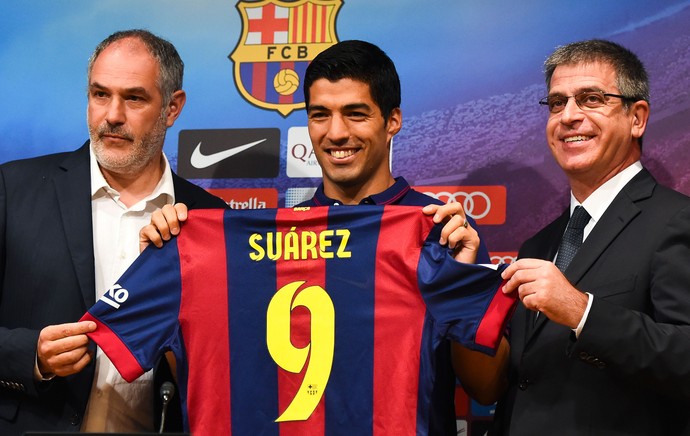 Luis Suarez Barcelona apresentação (Foto: Agência Getty Images)